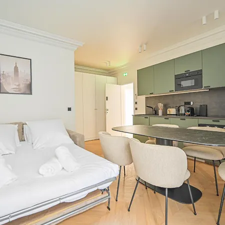 Sumptuous & Serene Parisian Flat Parigi